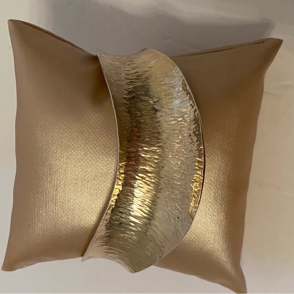 DESIGNER MB SIGNED STERLING SILVER MODERNIST HAMMERED CUFF BRACELET 19.9 g - Picture 7 of 11